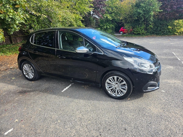 Used Peugeot 208 2017 for sale - 76122915: Photo 8