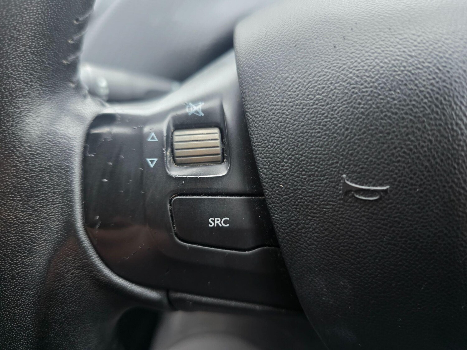 Used Peugeot 208 2016 for sale - 77838980: Photo 15