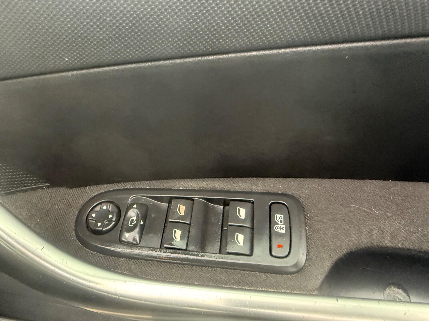 Used Peugeot 308 2013 for sale - 77484304: Photo 16