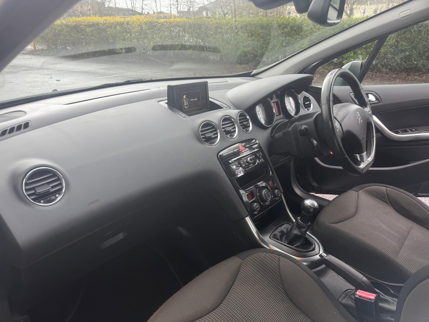 Used Peugeot 308 2013 for sale - 77484304: Photo 9