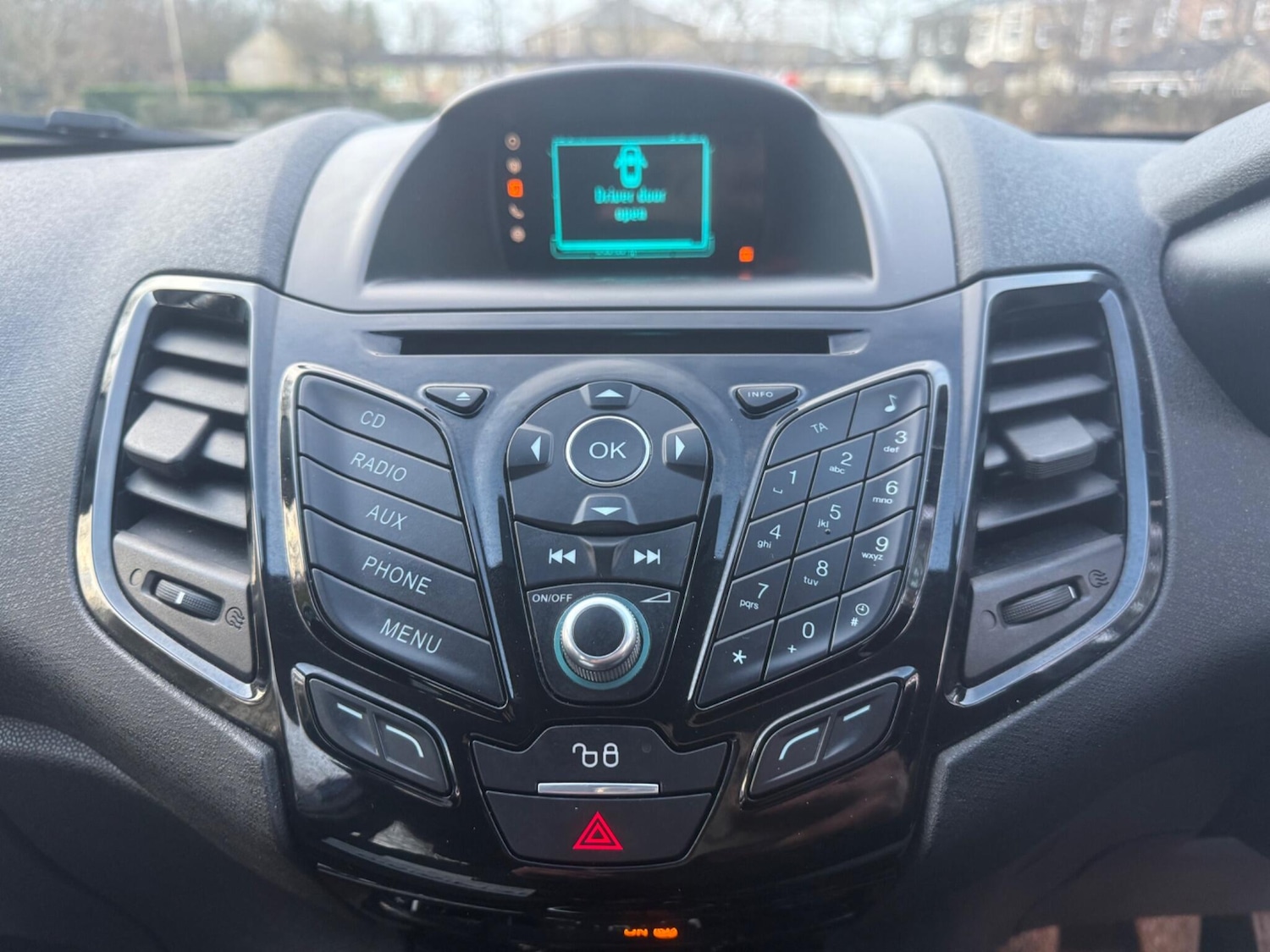 Used Ford Fiesta 2015 for sale - 76850413: Photo 13