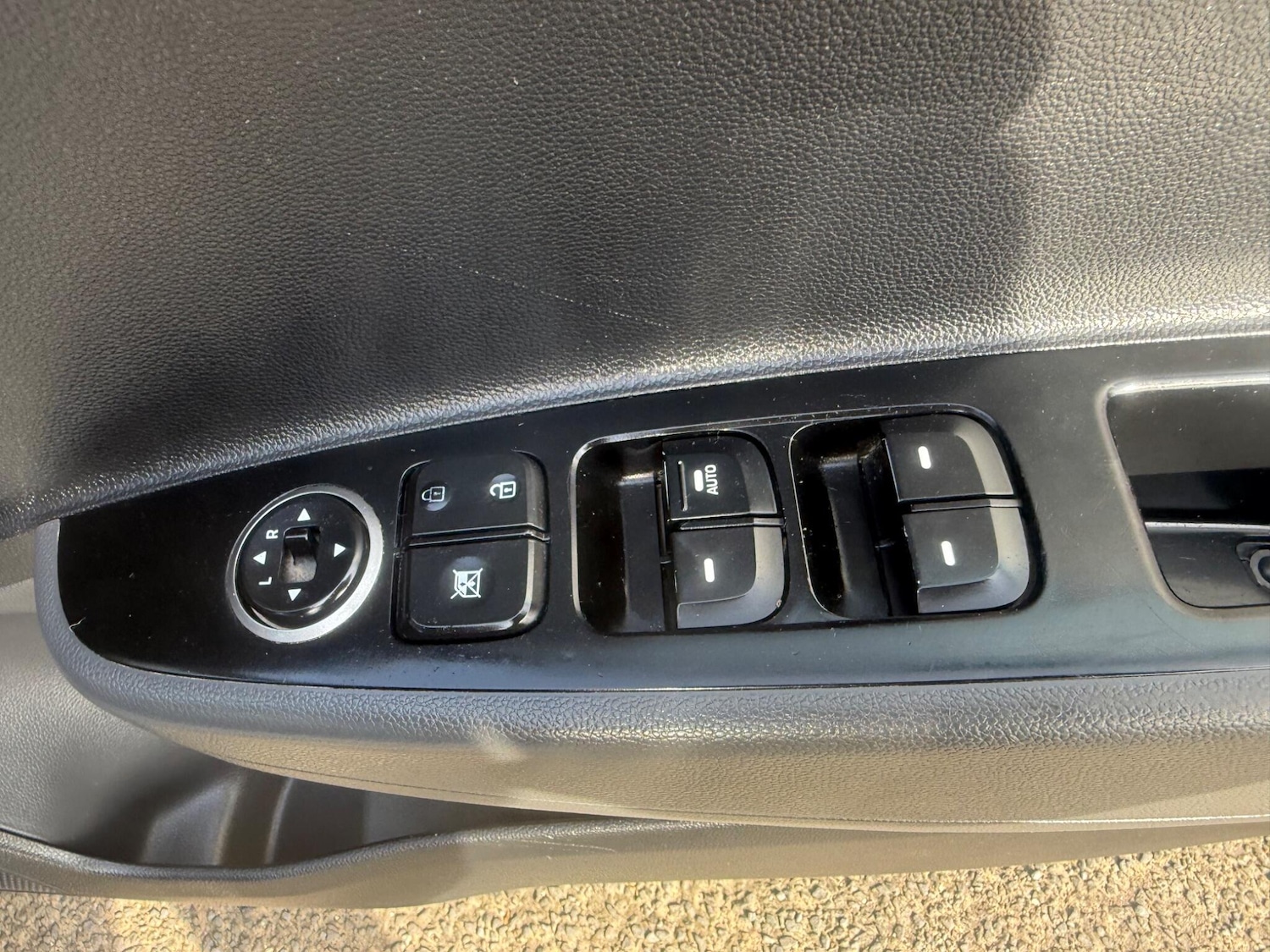 Used Hyundai i10 2017 for sale - 77978060: Photo 14