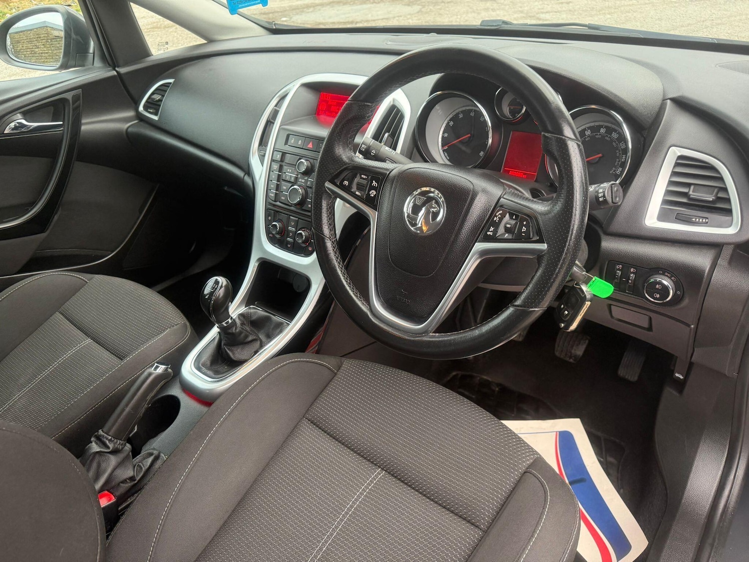 Used Vauxhall Astra 2015 for sale - 77074285: Photo 9