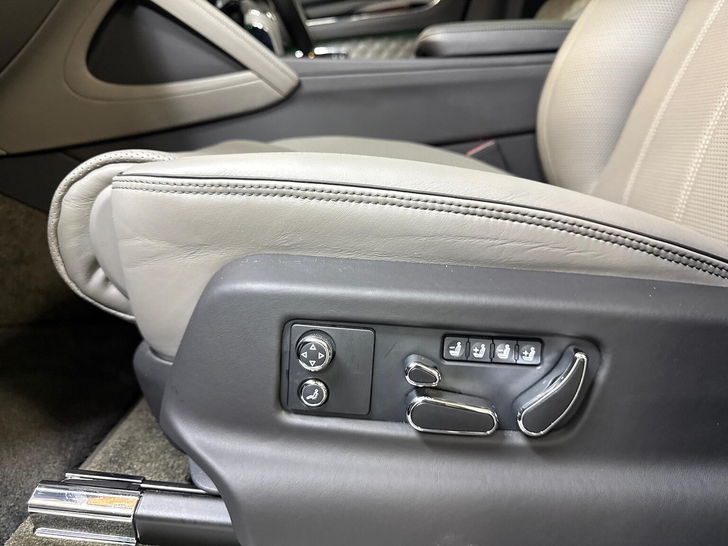 Used Bentley Bentayga 2024 for sale - 77489565: Photo 21