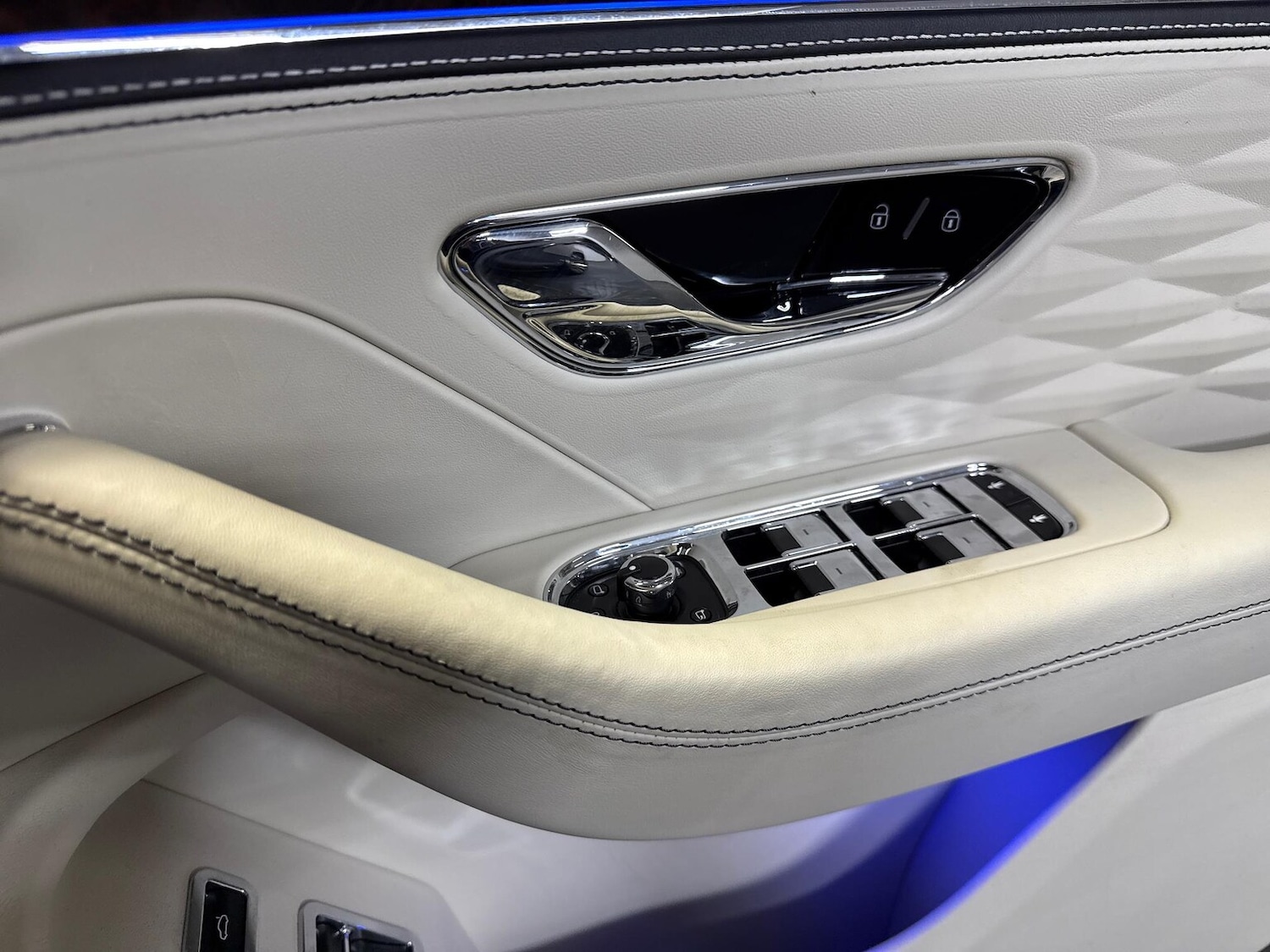 Used Bentley Flying Spur 2022 for sale - 77676339: Photo 38