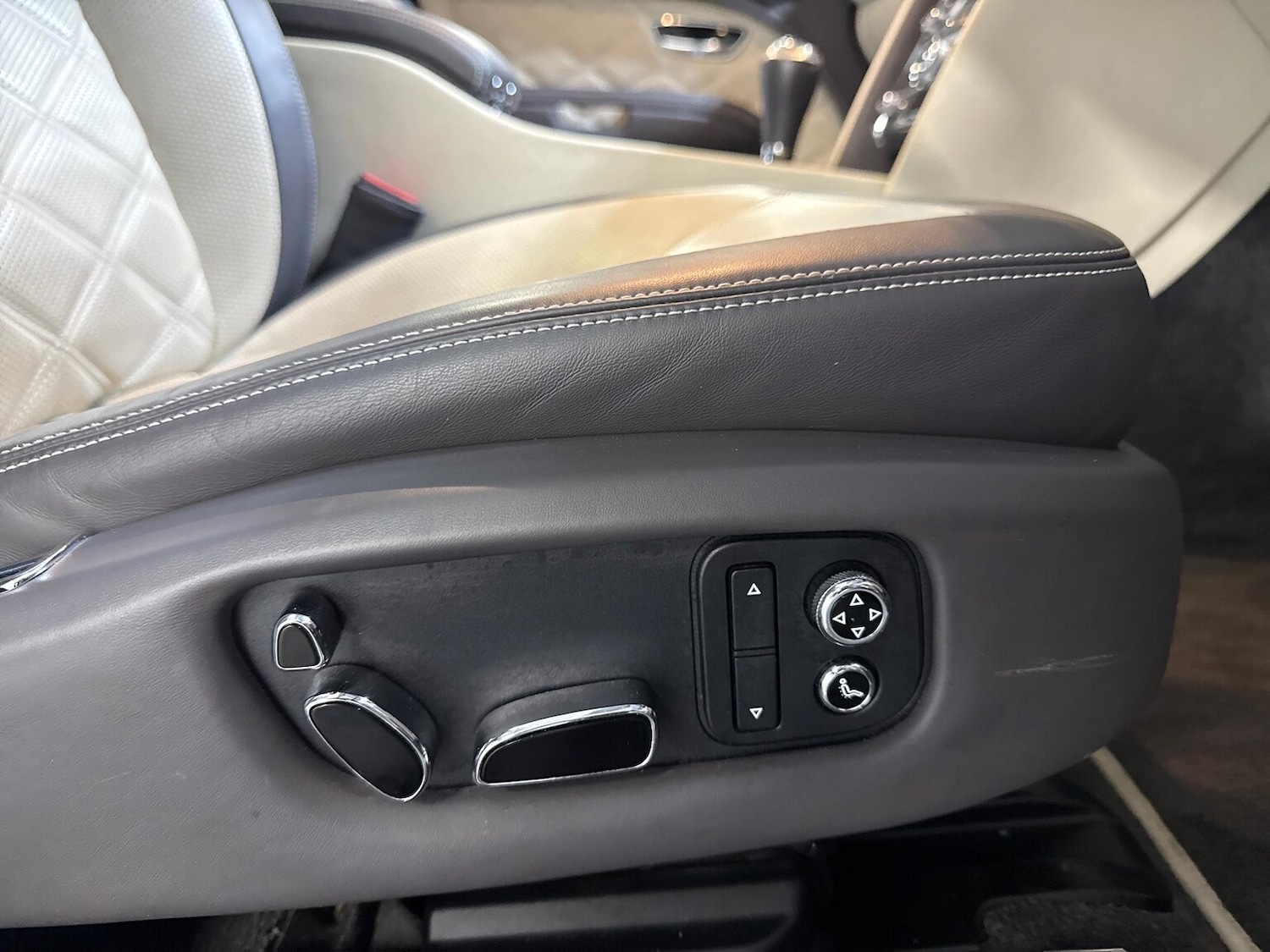 Used Bentley Mulsanne 2016 for sale - 77489558: Photo 21