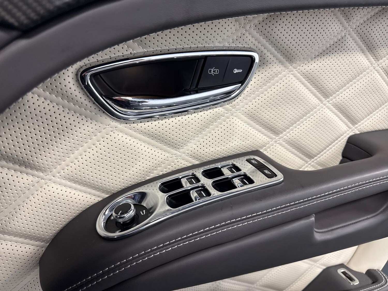 Used Bentley Mulsanne 2016 for sale - 77489558: Photo 33