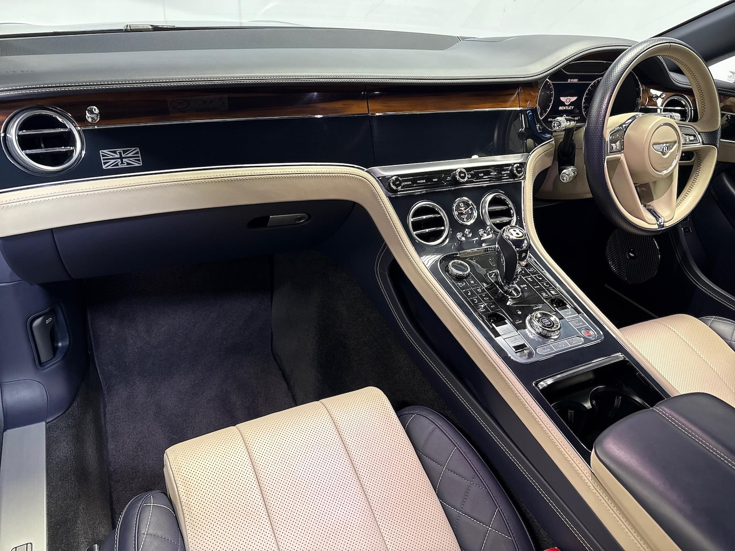 Used Bentley Continental 2019 for sale - 76353622: Photo 22