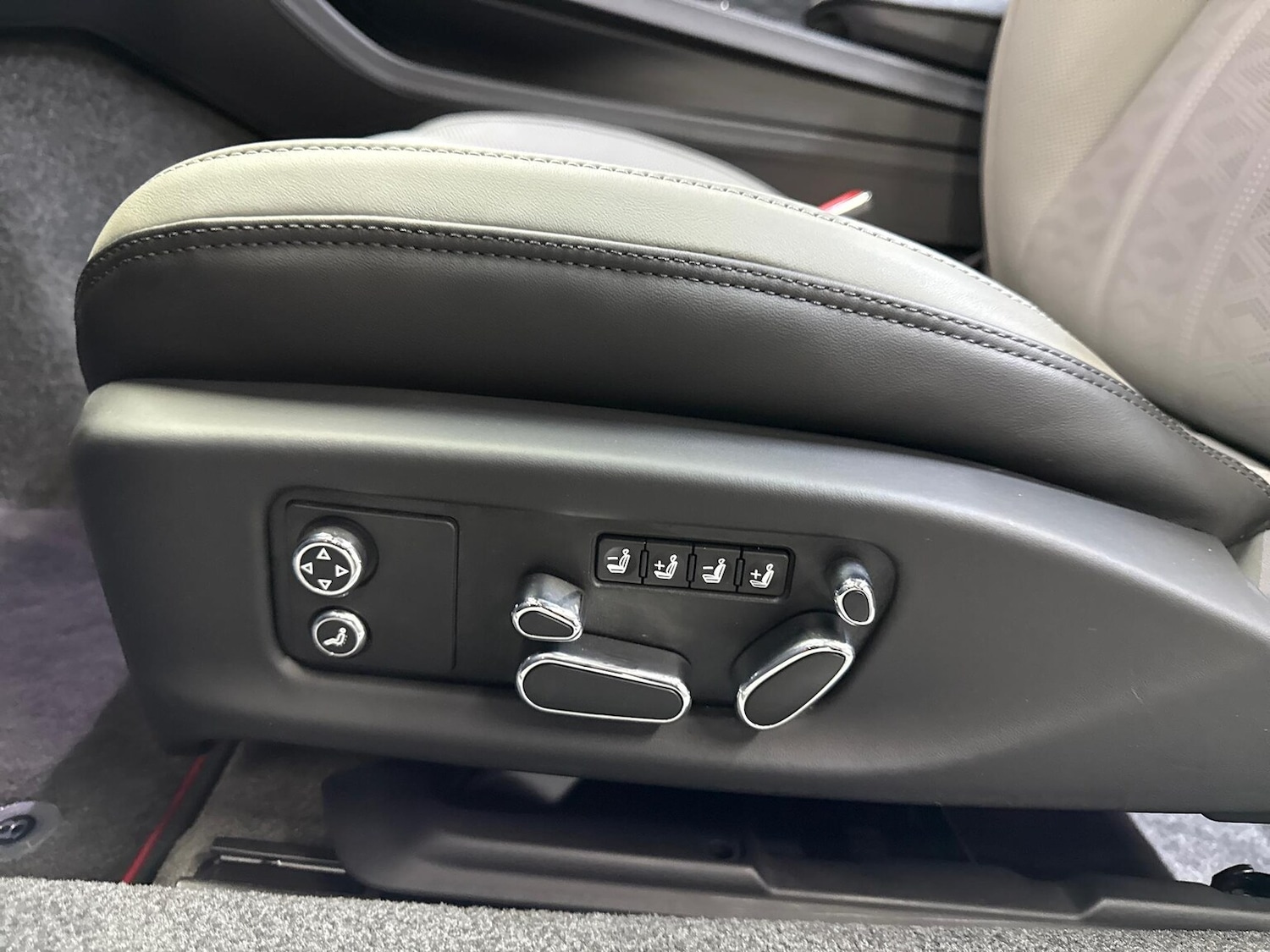 Used Bentley Continental 2025 for sale - 76706442: Photo 24