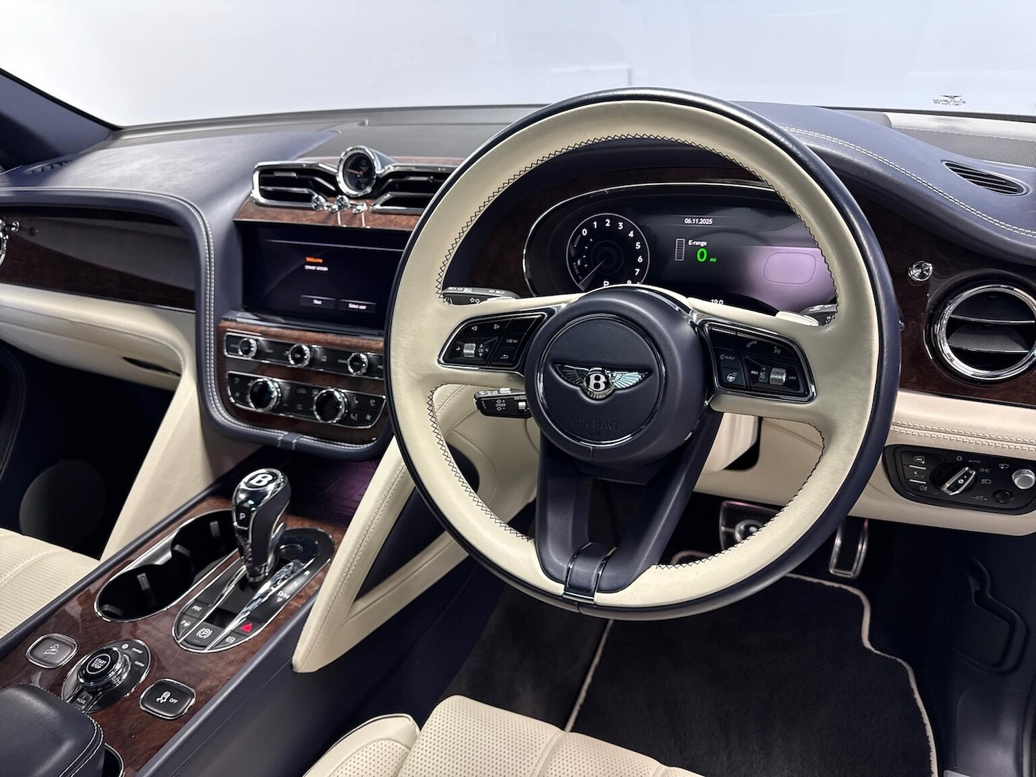 Used Bentley Bentayga 2022 for sale - 76492439: Photo 30