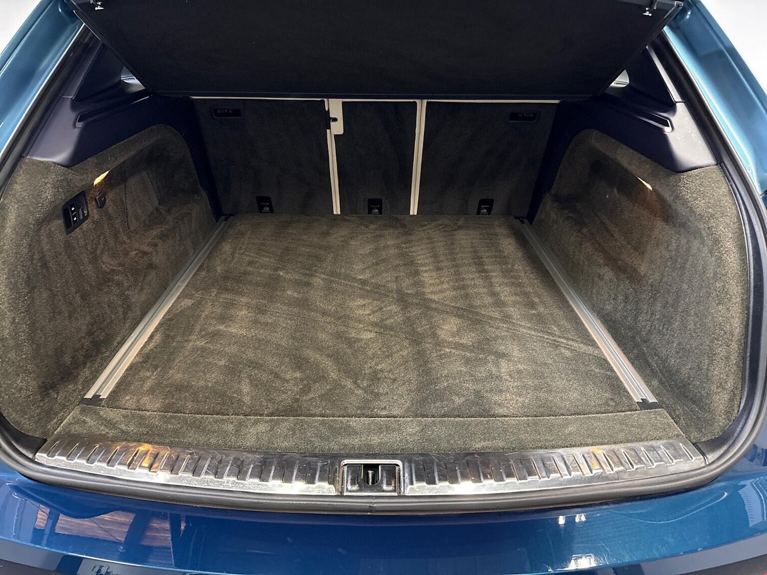 Used Bentley Bentayga 2022 for sale - 76492439: Photo 36