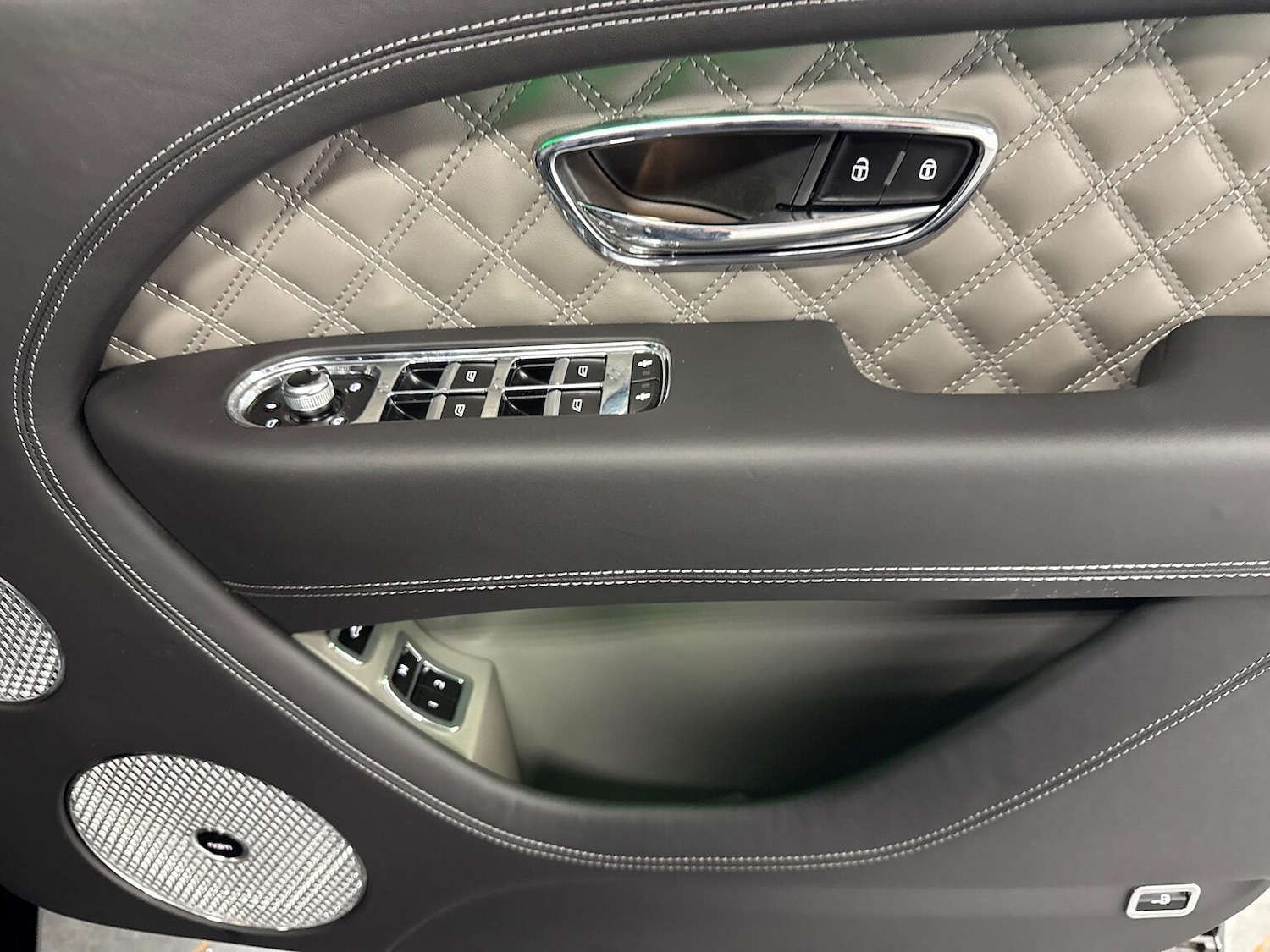 Used Bentley Bentayga 2024 for sale - 76638862: Photo 24