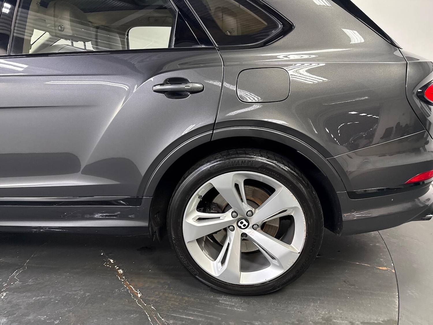 Used Bentley Bentayga 2023 for sale - 78064410: Photo 24