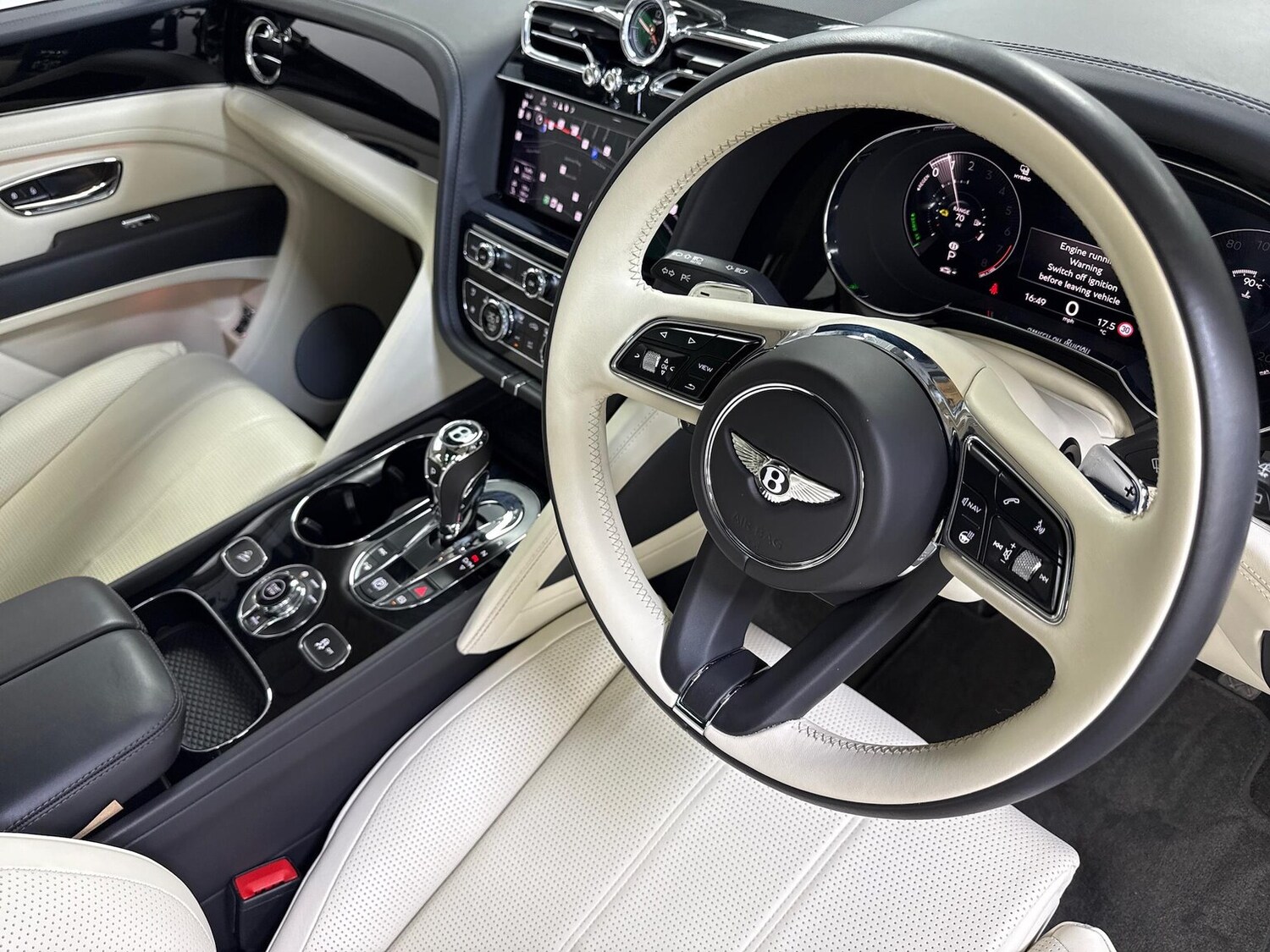 Used Bentley Bentayga 2023 for sale - 78064410: Photo 36