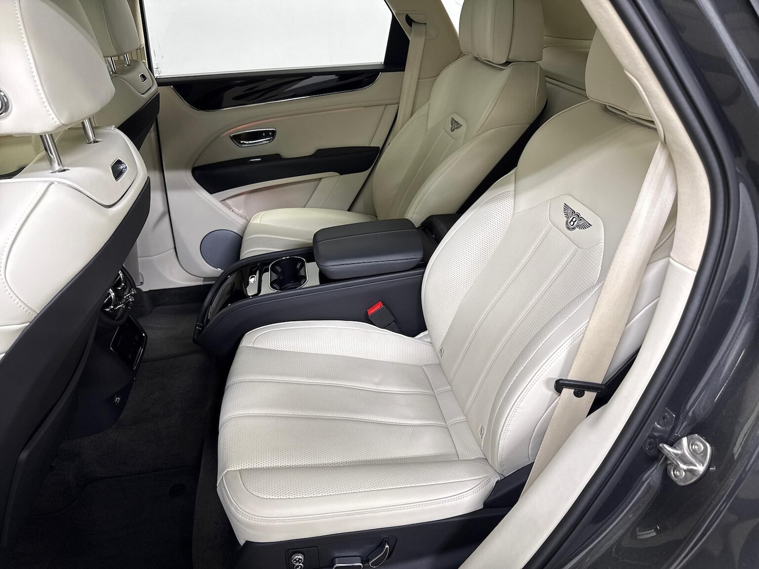 Used Bentley Bentayga 2023 for sale - 78064410: Photo 37