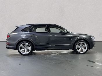 Used Bentley Bentayga 2023 for sale - 78064410: Photo