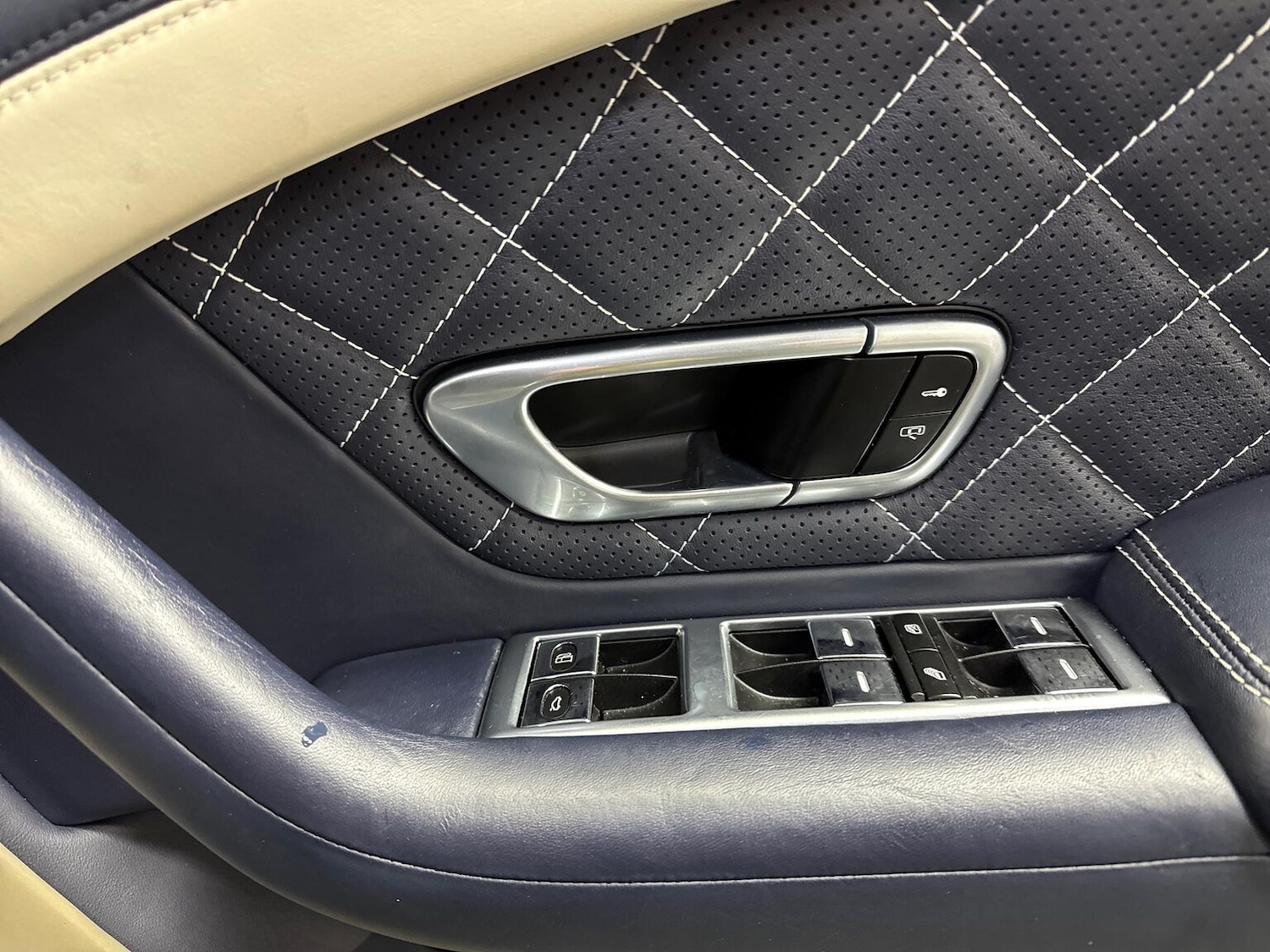 Used Bentley Continental 2016 for sale - 77916115: Photo 22