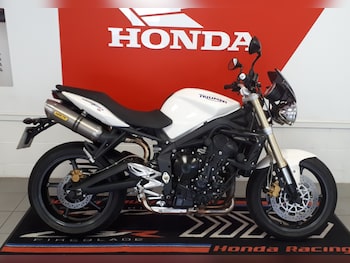 Used Triumph STREET TRIPLE 2010 for sale - bike-63192884: Photo