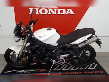 Used Triumph STREET TRIPLE 2010 for sale - bike-63192884: Photo