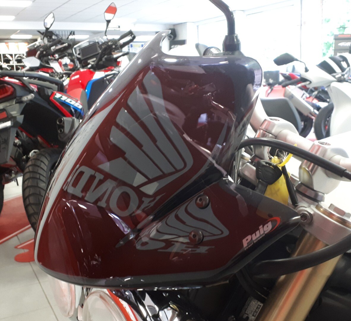 Triumph STREET TRIPLE