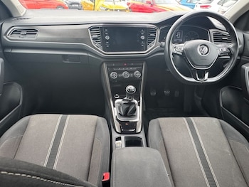 Used Volkswagen T-Roc 2019 for sale - 75798311: Photo