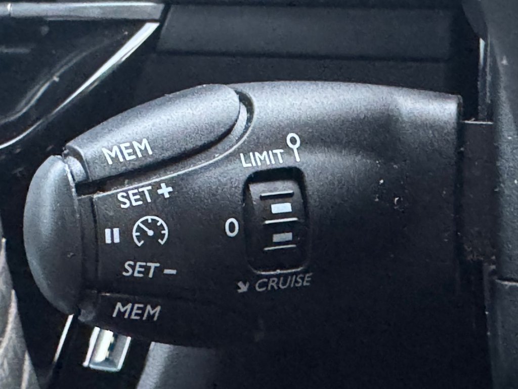 Used Peugeot E-208 2022 for sale - 76768795: Photo 24