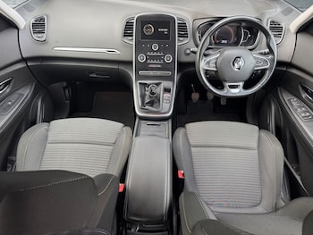 Used Renault Scenic 2018 for sale - 73900604: Photo