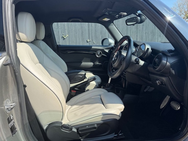 Used MINI Hatch 2017 for sale - 74209744: Photo 24