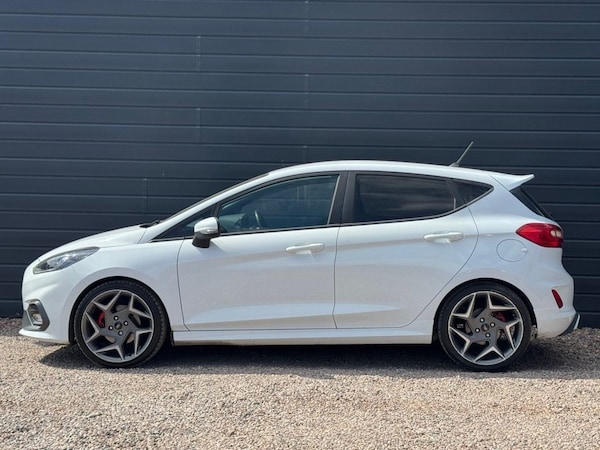 Used Ford Fiesta 2018 for sale - 74580402: Photo 9