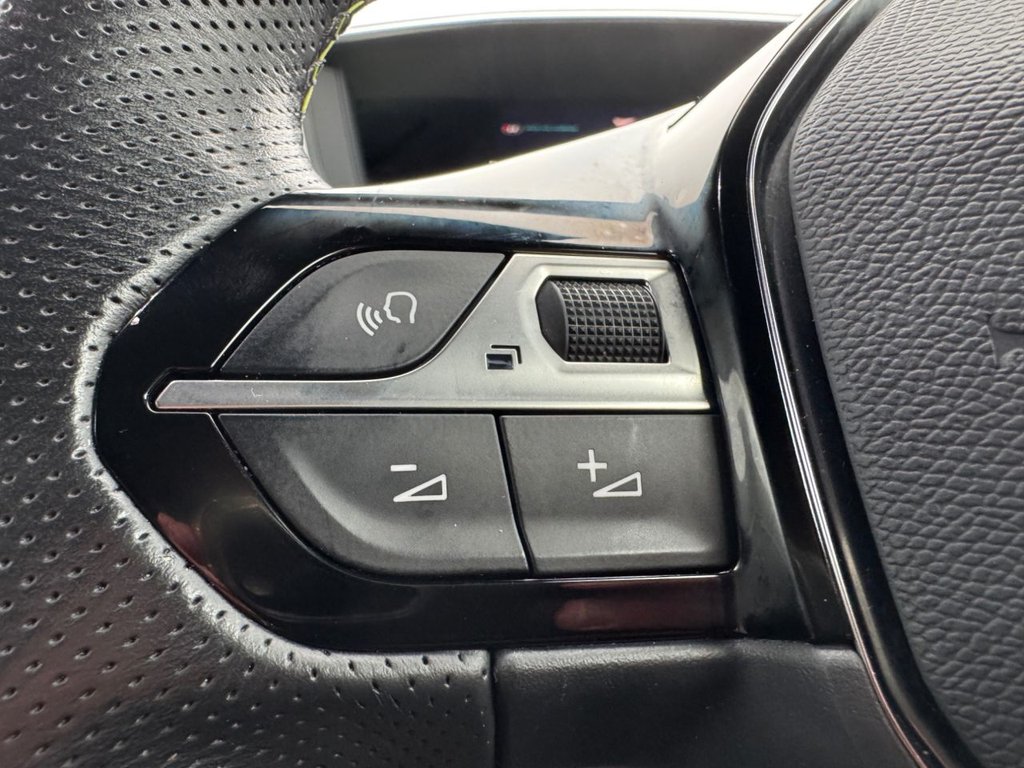 Used Peugeot E-2008 2021 for sale - 77153700: Photo 30