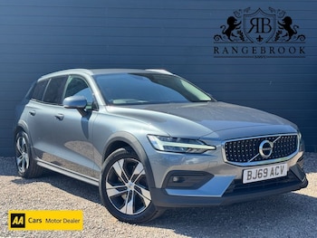 Used Volvo V60 Cross Country 2019 for sale - 79072474: Photo