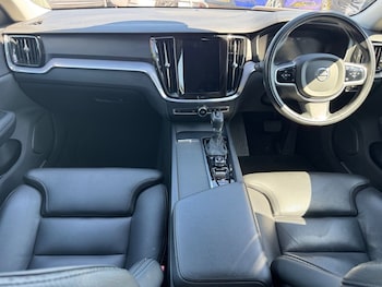 Used Volvo V60 Cross Country 2019 for sale - 79072474: Photo