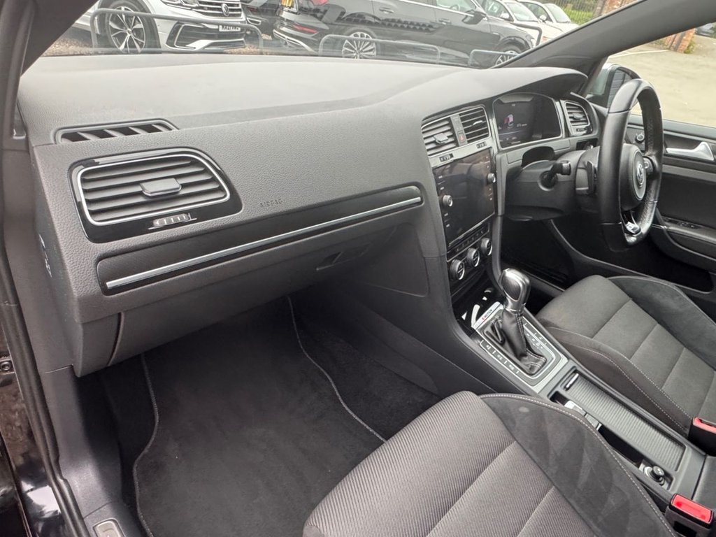 Used Volkswagen Golf 2019 for sale - 76147724: Photo 16