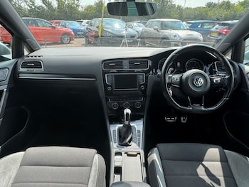 Used Volkswagen Golf 2017 for sale - 75384149: Photo