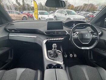 Used Peugeot 3008 2018 for sale - 76417551: Photo