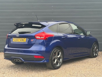 Used Ford Focus 2017 for sale - 76148125: Photo 3
