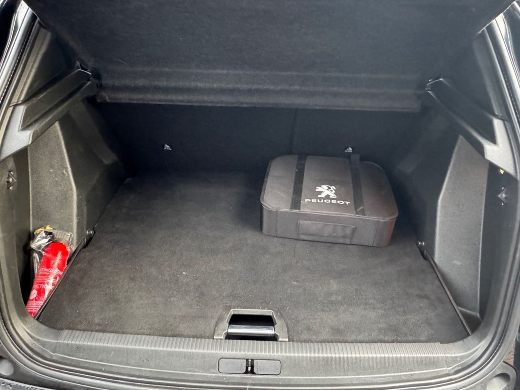 Used Peugeot E-2008 2021 for sale - 76950452: Photo 21