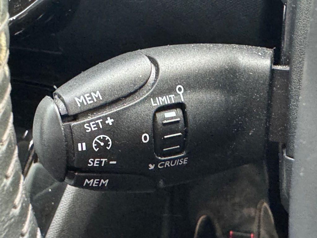 Used Peugeot E-2008 2021 for sale - 76950452: Photo 24