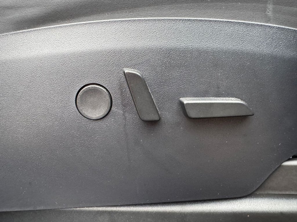 Used Tesla Model X 2020 for sale - 78180995: Photo 30