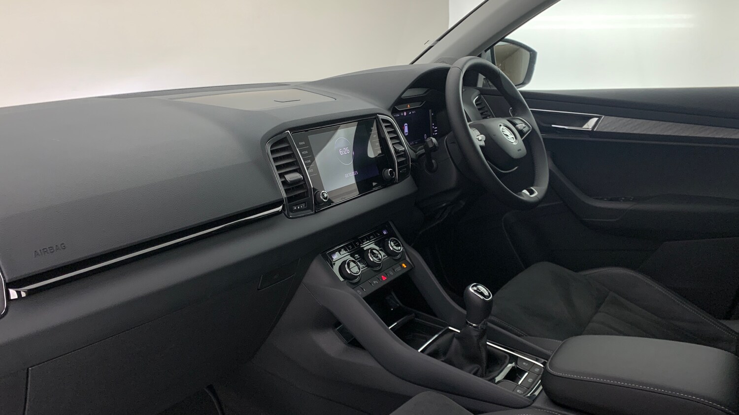 Used Skoda Karoq 2024 for sale - 76043875: Photo 2