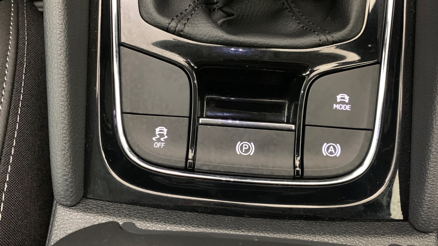 Used Skoda Karoq 2024 for sale - 76043875: Photo 32