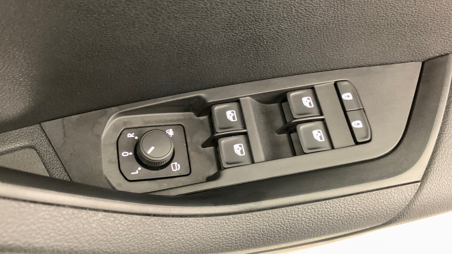 Used Skoda Karoq 2024 for sale - 76043875: Photo 35