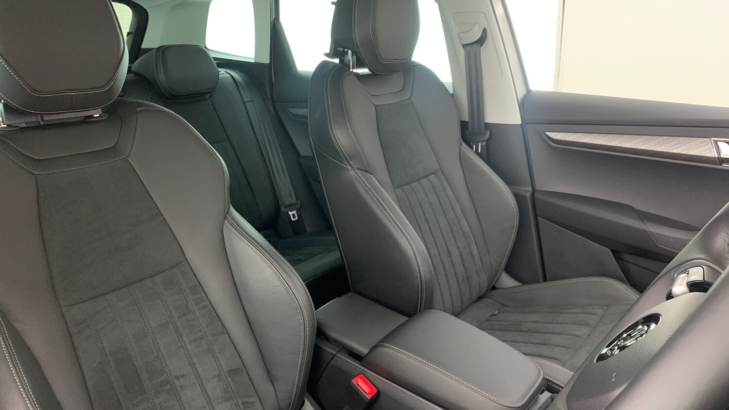 Used Skoda Karoq 2024 for sale - 76043875: Photo 36