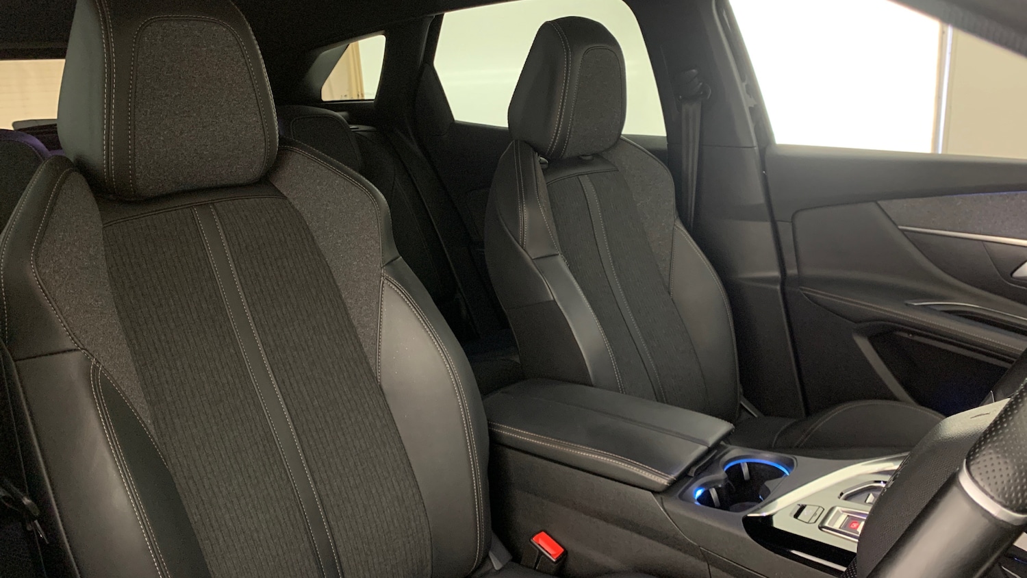 Used Peugeot 3008 2020 for sale - 76400057: Photo 44