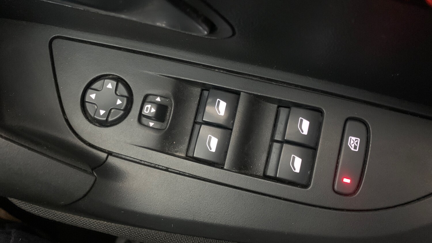 Used Peugeot 2008 2022 for sale - 77634355: Photo 39