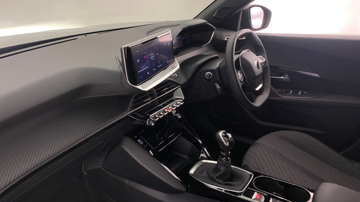 Used Peugeot 2008 2024 for sale - 77110082: Photo 2