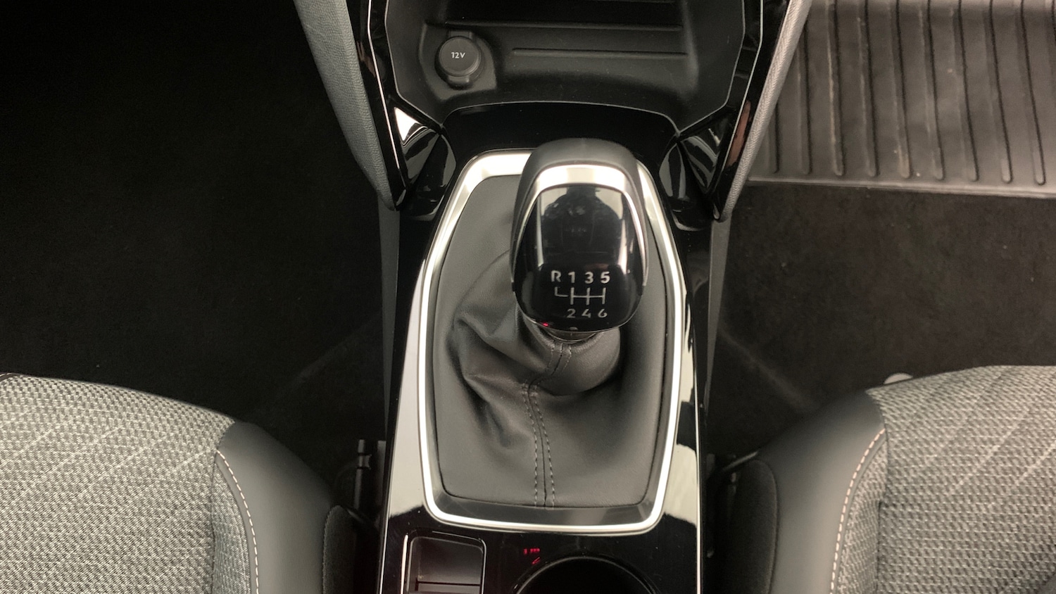 Used Peugeot 2008 2024 for sale - 77110082: Photo 37