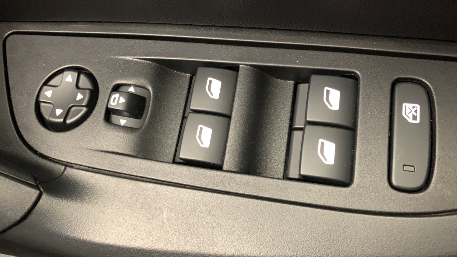 Used Peugeot 2008 2024 for sale - 77110082: Photo 46