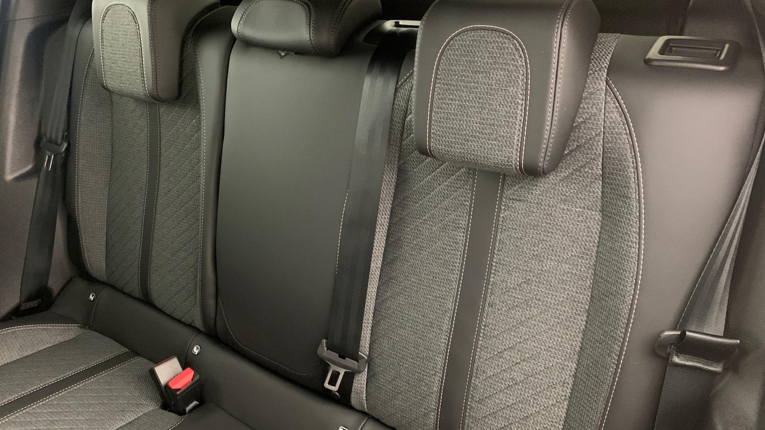 Used Peugeot 2008 2024 for sale - 77110082: Photo 9