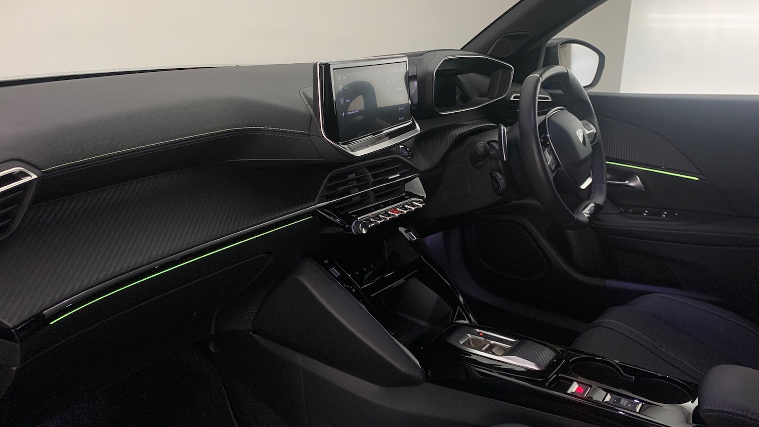 Used Peugeot 2008 2024 for sale - 76061538: Photo 2